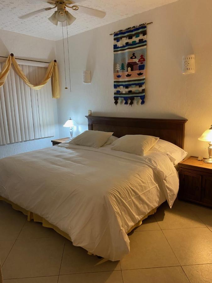 Departamento Frente Al Mar Con Dos Recamaras Y Seguridad 24 H A Dos Cuadras De La Quinta Avenida 신데 델 카르멘 외부 사진